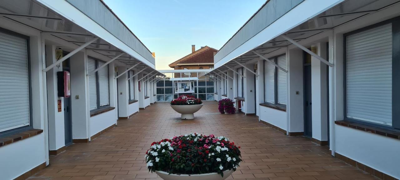 Apartamentos Elena Laredo Exteriör bild