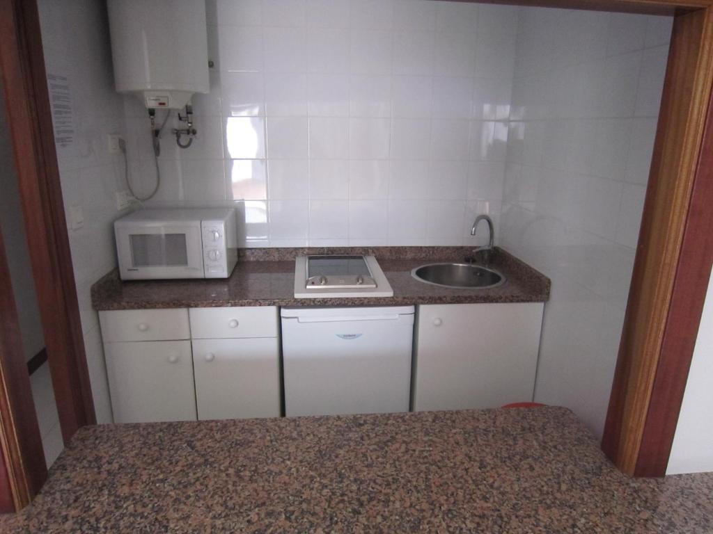 Apartamentos Elena Laredo Rum bild